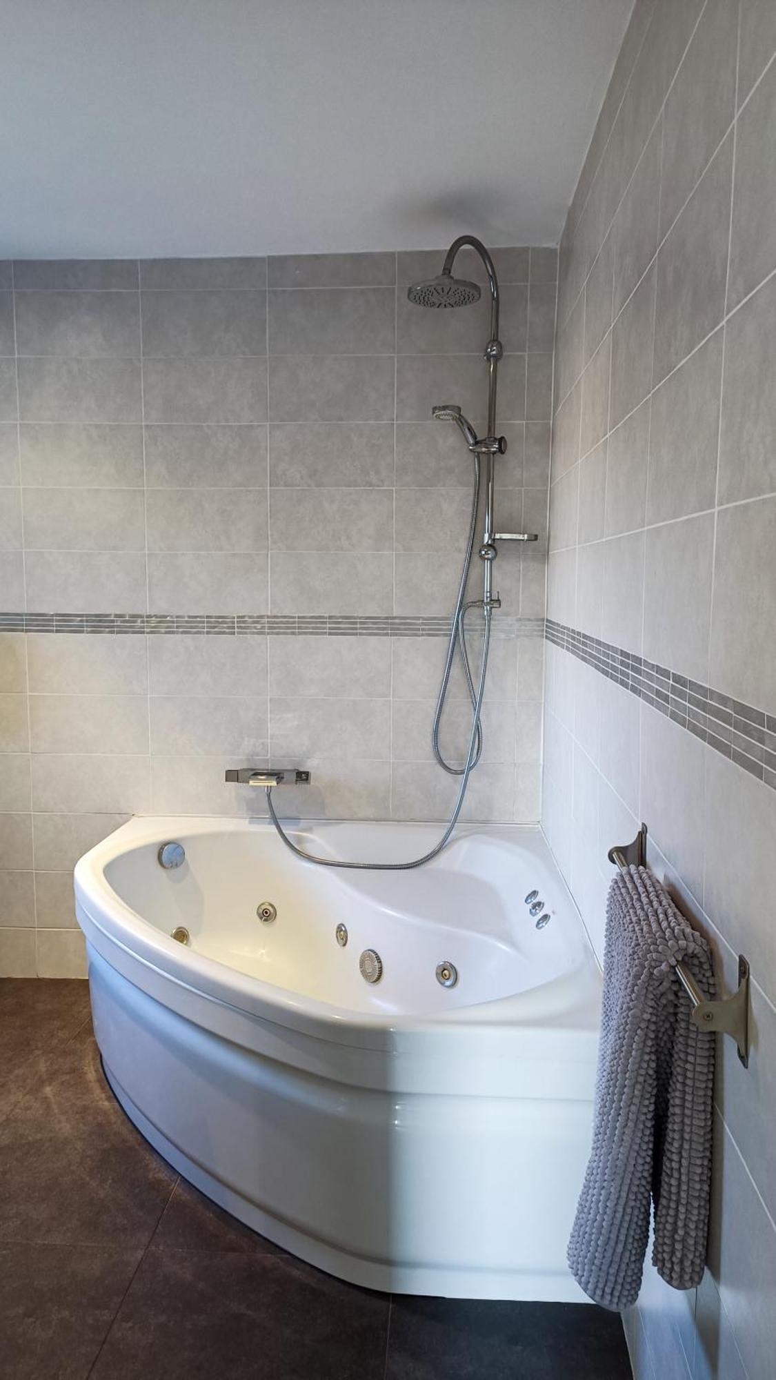U Casone, B&W Modern Apartment, Spa, Wifi, Air-Conditioning, Free Parking, Decreasing Prices Aghione Ngoại thất bức ảnh
